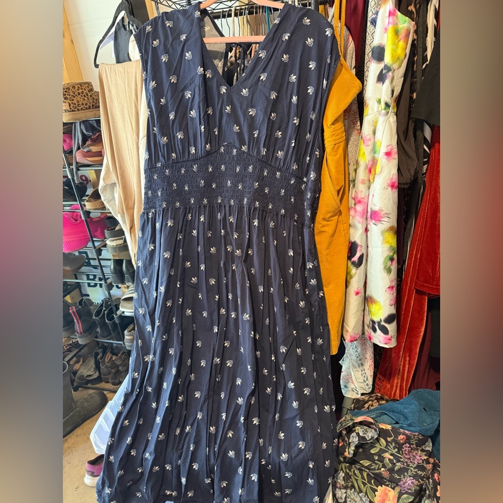 Old Navy Navy Blue Floral Smocked Maxi Dress – Size XL